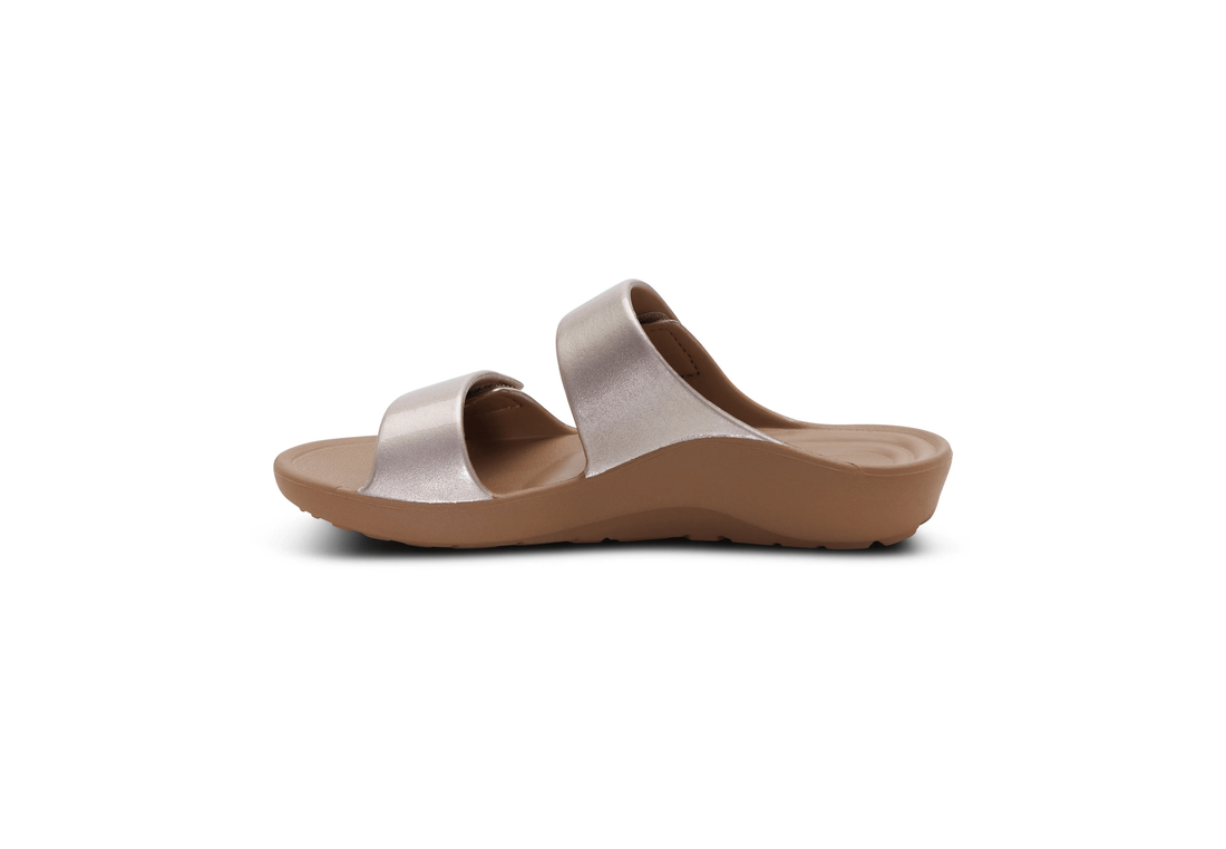 AETREX Kaia Toe Post Sandals